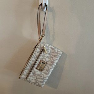 Michael Kors Wristlet - White Monogram